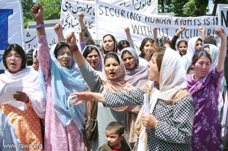 RAWA protester mot 28 april i Islamabad