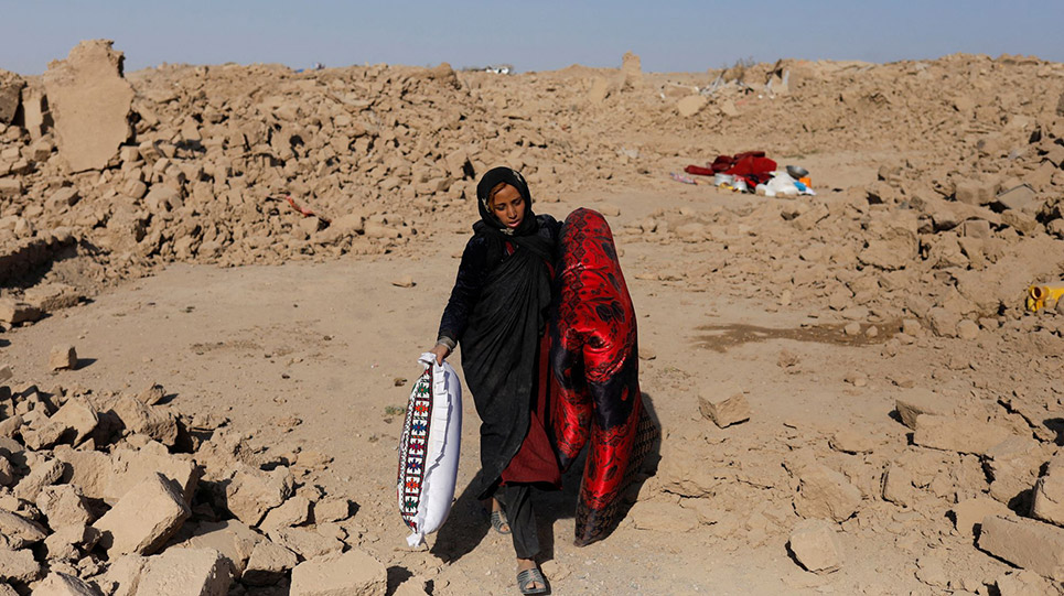 afghan_women_were_prisoners_in_earthquake