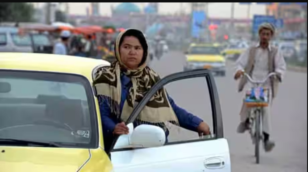 first_female_taxi_driver_sara_bahai